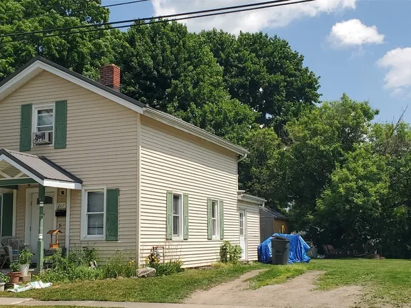 207 Mechanic St, Girard, PA 16417