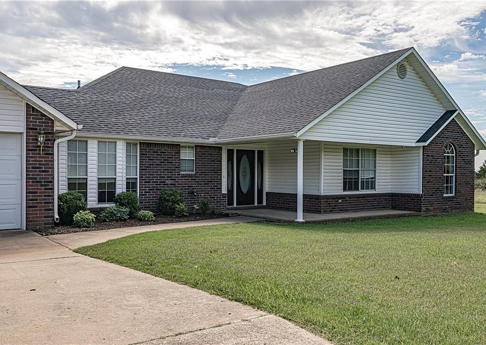 1st image of 545 Fine Ranch Dr