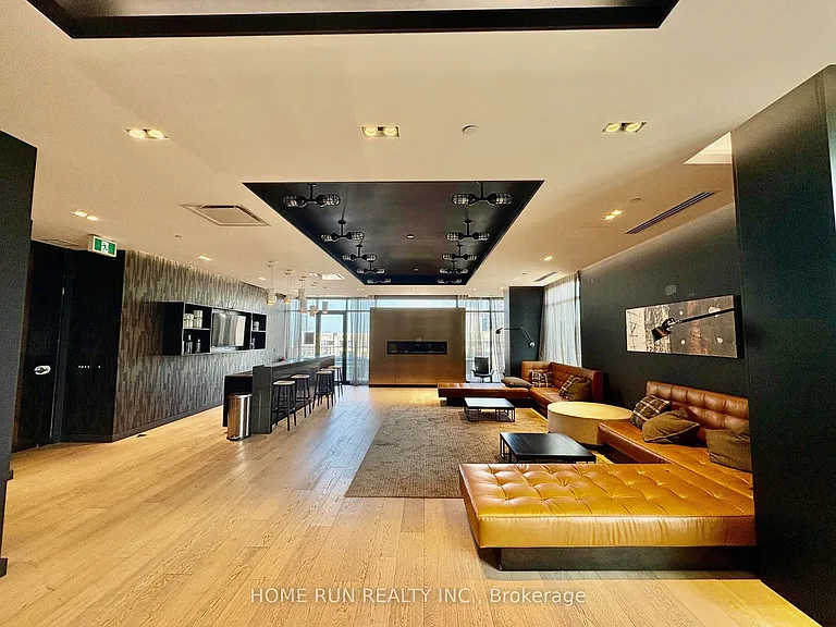 255 Bay St #3 — Photo 31