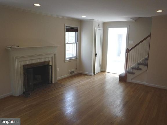 5th image of 142 S Pershing Dr