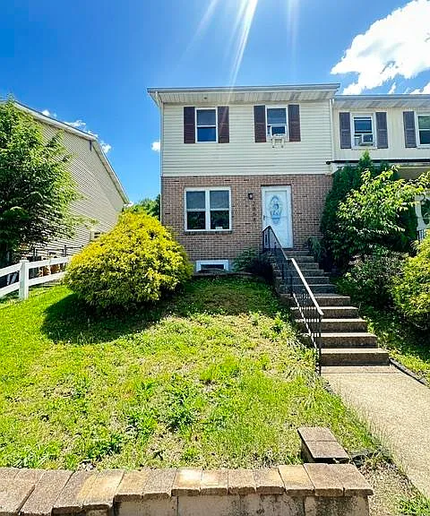 2858 Klein St — Photo 1