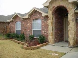 408 Willow Vista Dr, Saginaw, TX 76179