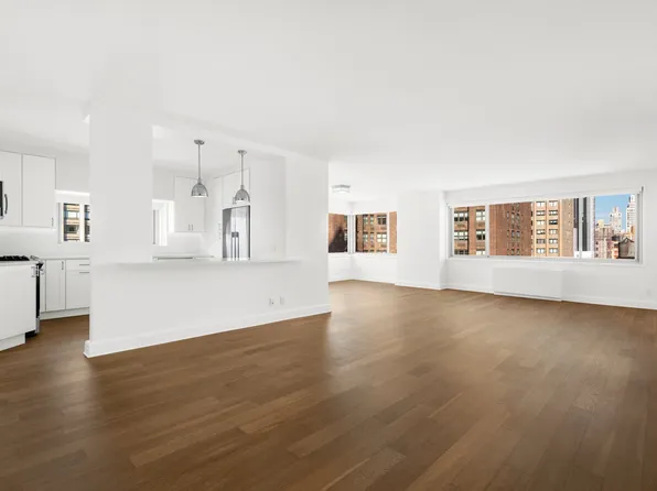 211 East 70th Street image 1 of 18