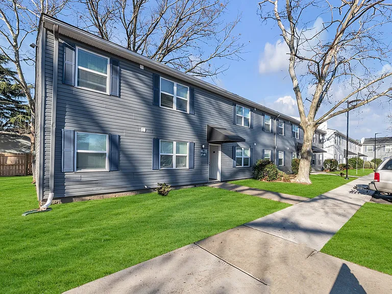 Waverly at Oyster Point Apartments — Photo 15