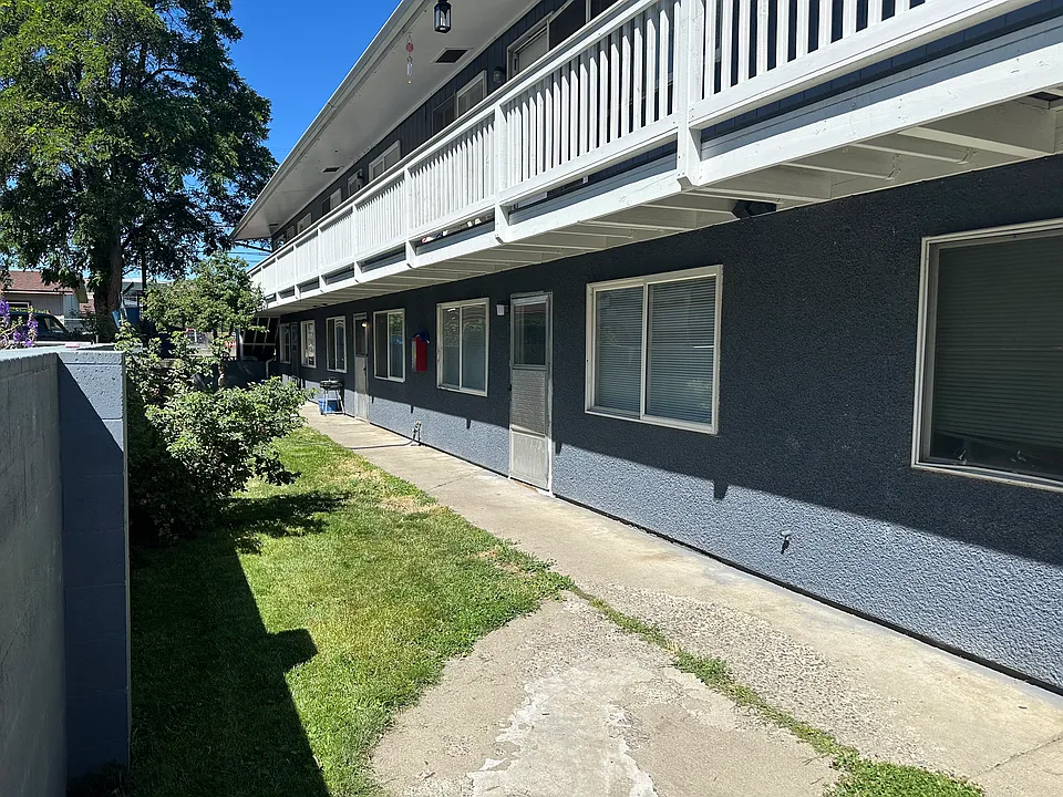 208 S 4th St #2