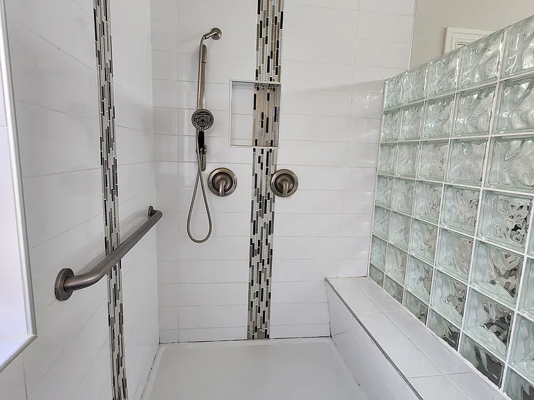 1808 Hidden Brook Trl — Photo 4