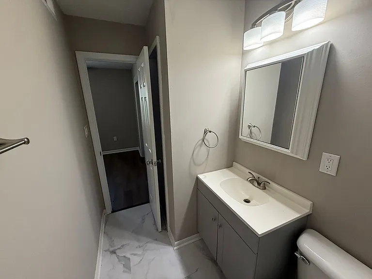 213 N Ann St #8 — Photo 15