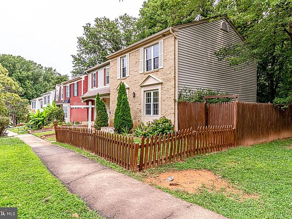 3rd image of 10113 Sassafras Woods Ct