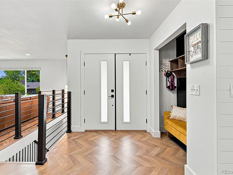 2320 S Holly Pl — Photo 10