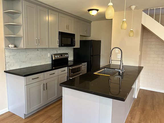 4th image of 1305 Joplin Dr Unit 3