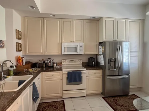 24 Harbour Isle Drive W #305, Fort Pierce, FL 34949