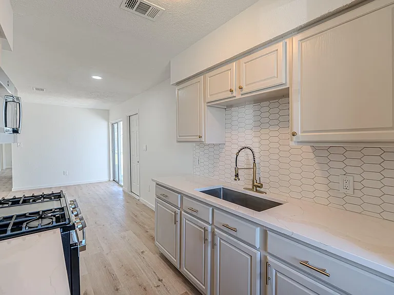 3538 Cork Dr — Photo 5