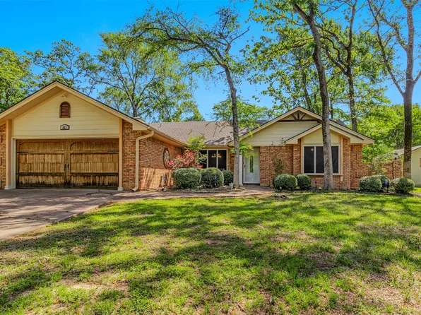 223 Enchanted Dr, Enchanted Oaks, TX 75156