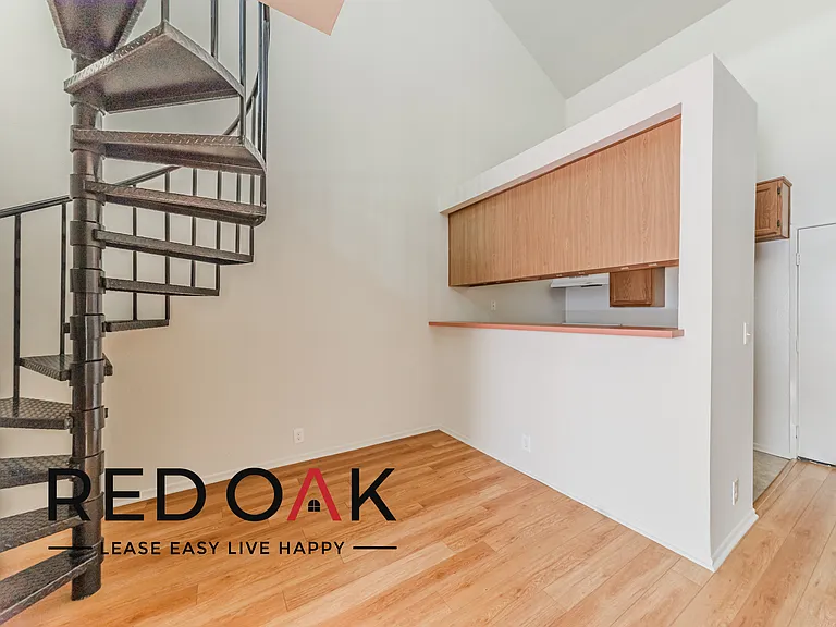 Toluca Lofts — Photo 10