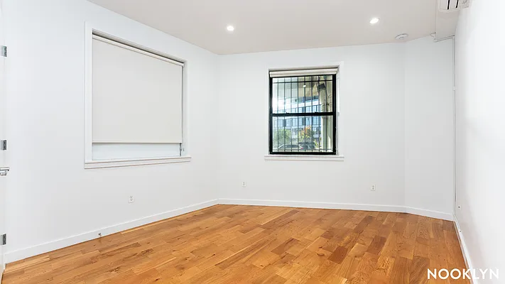 Rented by Nooklyn NYC LLC | media 31