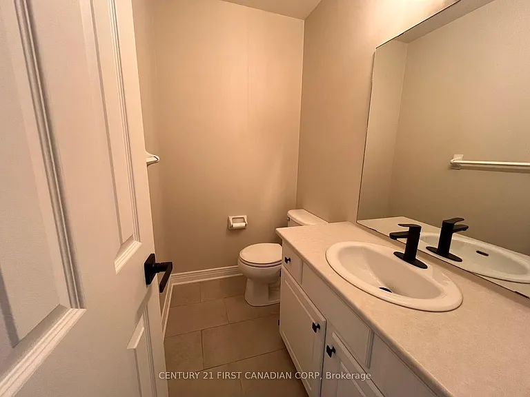 189 Homestead Cres #8 — Photo 5