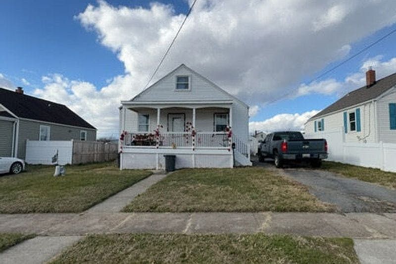 1st image of 7605 Spruce Rd