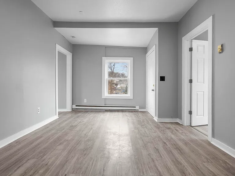 71 River St #1R — Photo 2