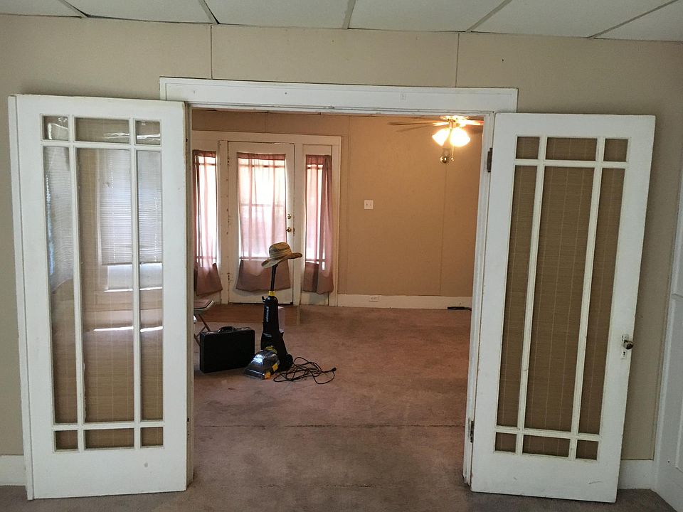 doorway from dining room to living room