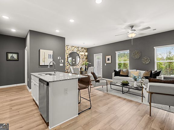 5th image of 289 Epping St #76