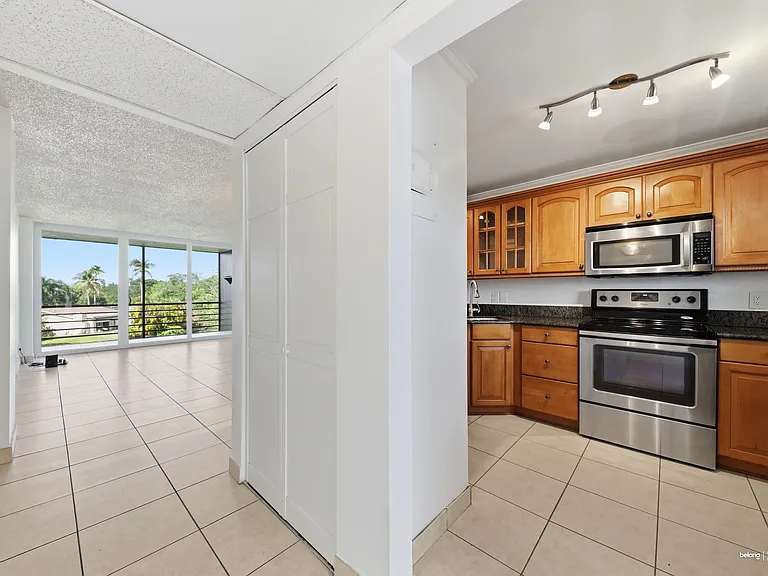 121 Royal Park Dr #3A — Photo 18