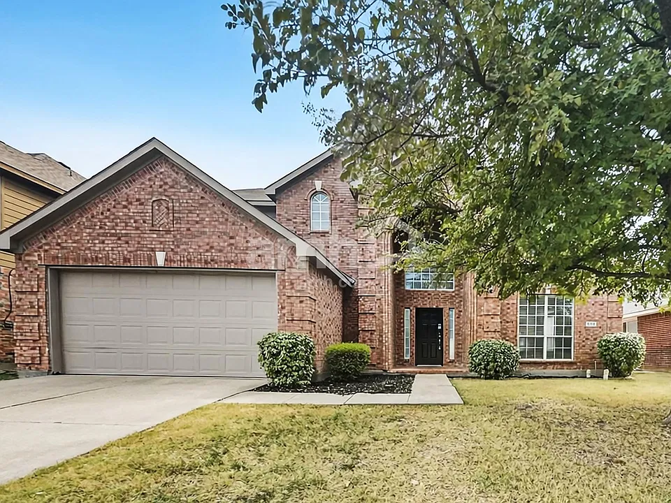 2112 Lake Fork Ln