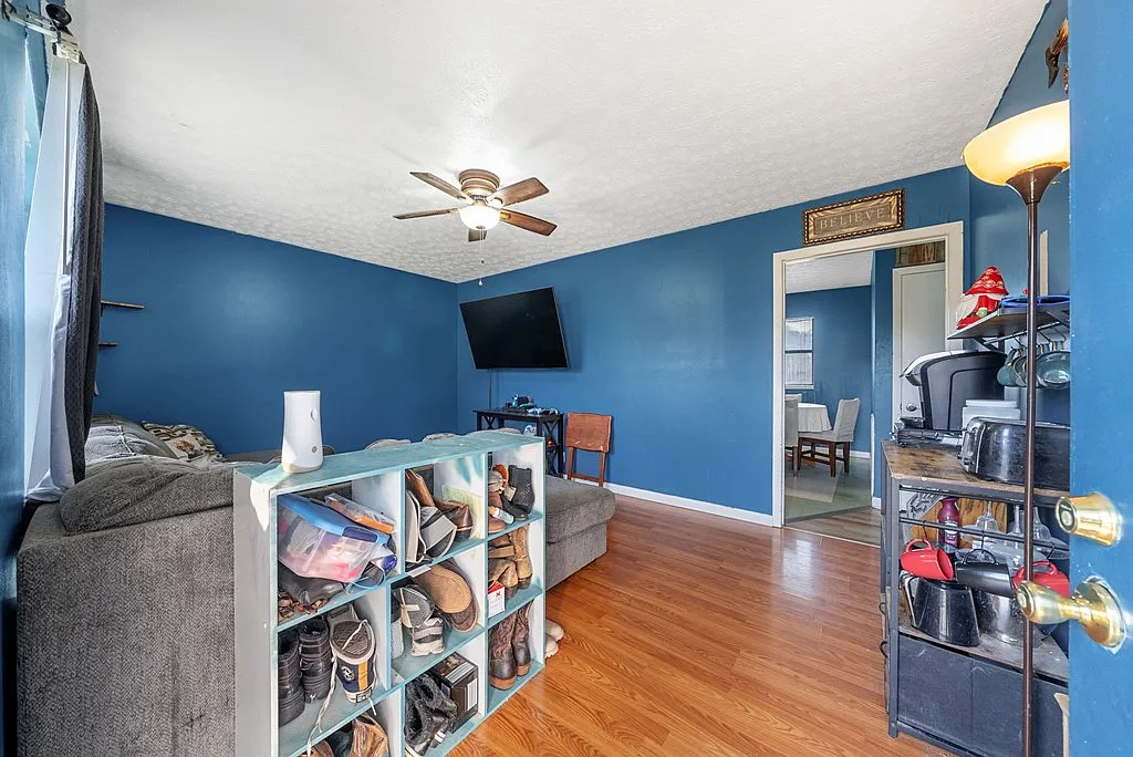 3 bed, 1350 sqft, $1,200 — Photo 4