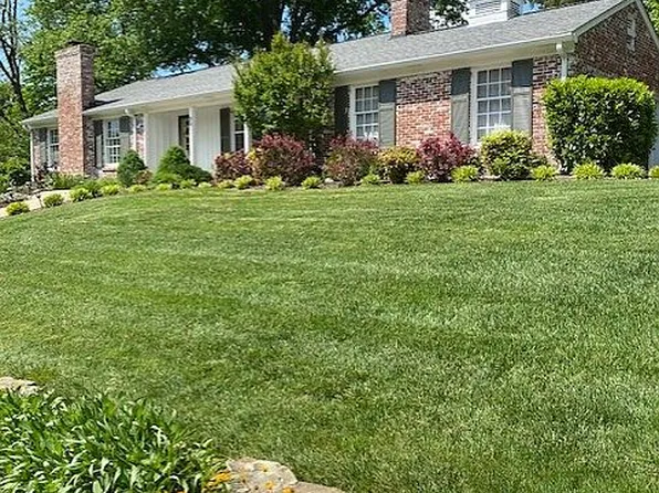 3301 Springcrest Dr, Spring Valley, KY 40241