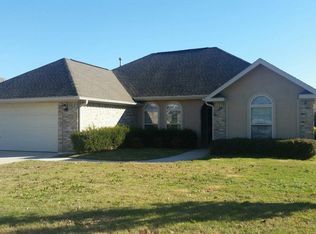 1523 S 20th St, Rogers, AR 72758