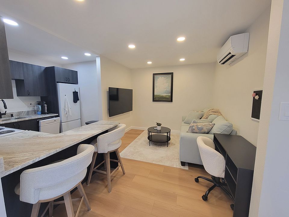 1st image of 619 Earle Ave N #3