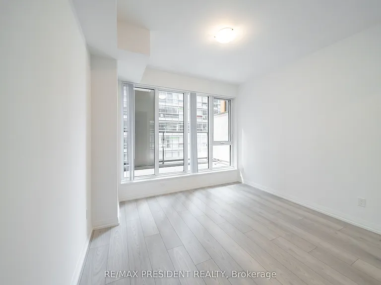 400 King St W #511 — Photo 20
