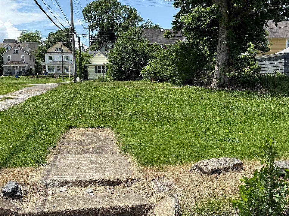 2nd image of 112 S Nebraska St