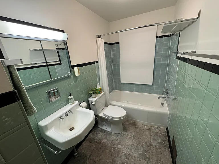 804 Elmwood Ln — Photo 14