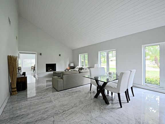 3rd image of 5841 Jasmine Ln
