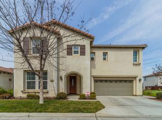 1812 W Bella Oaks Way, Hanford, CA