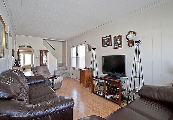 4th image of 4133 N Ozark Ave