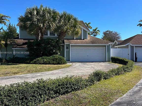 4th image of 10035 SW 141st Ct