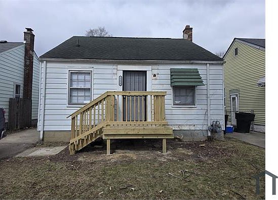 1st image of 15825 Fairmount Dr