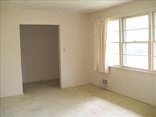 2nd image of 279 Redwood Ave