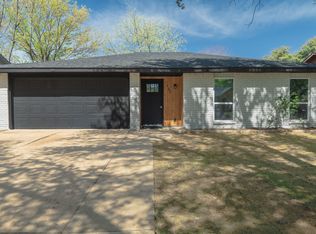 442 Lake Park Dr, Grand Prairie, TX