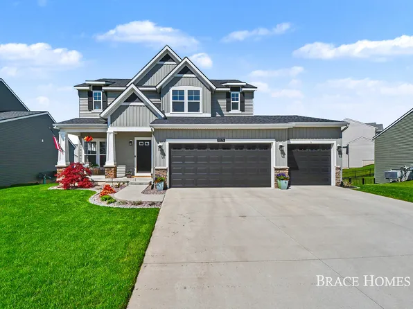 8325 Cooks Corner Dr, Byron Center, MI 49315