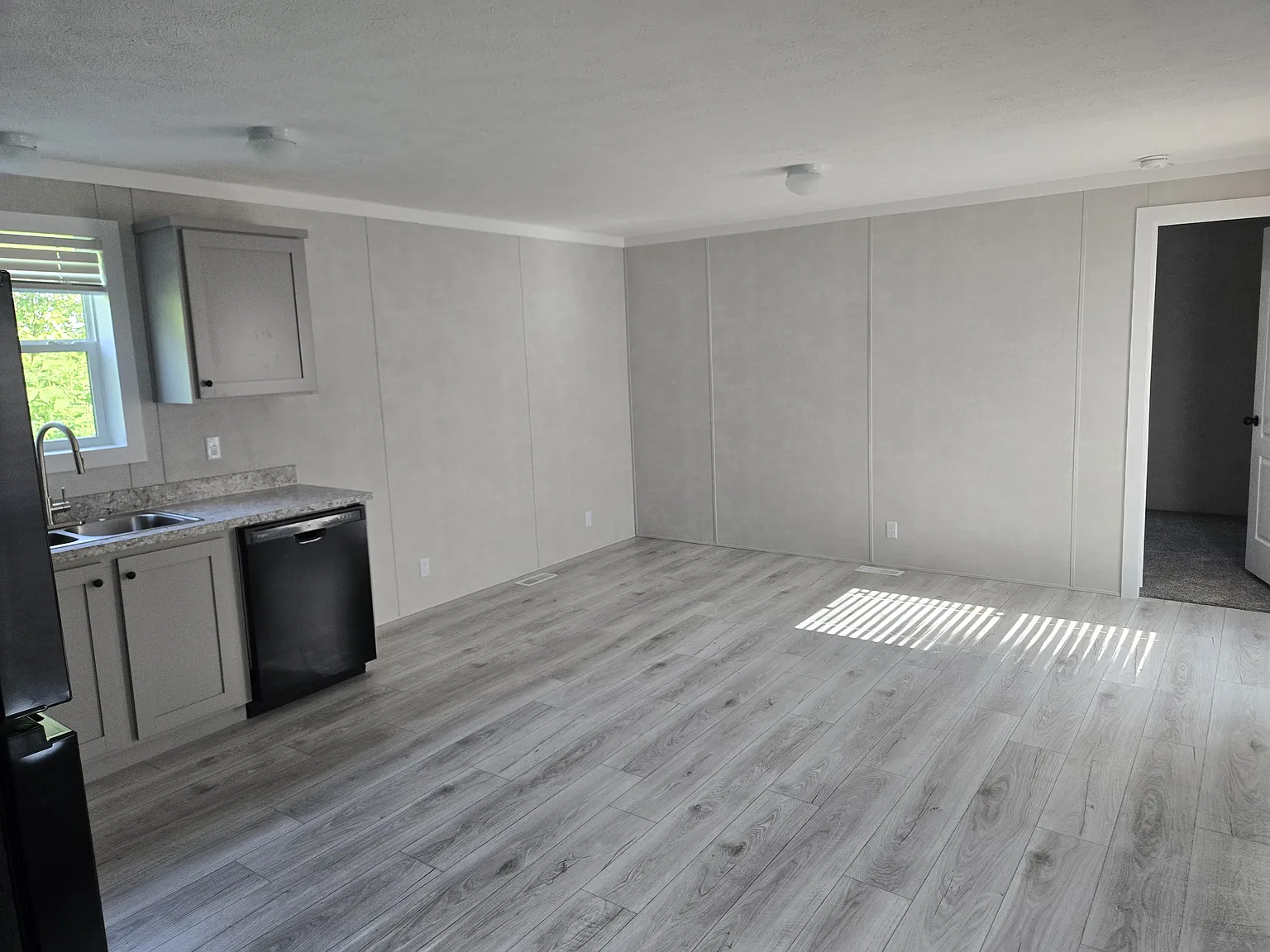 2 bed, 768 sqft, $900 — Photo 3