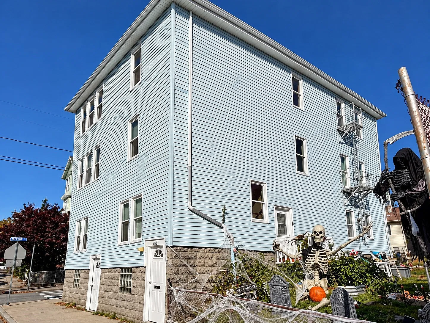 2 bed, 1.0 bath, 653 sqft, $1,600 — Photo 2