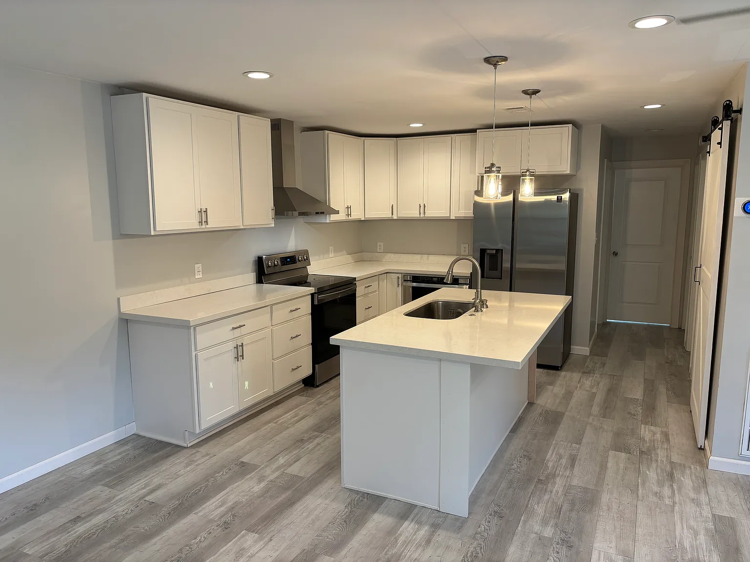 4 bed, 1800 sqft, $2,100 — Photo 3
