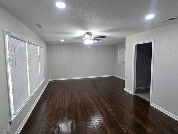 4th image of 6612 Locke Ave