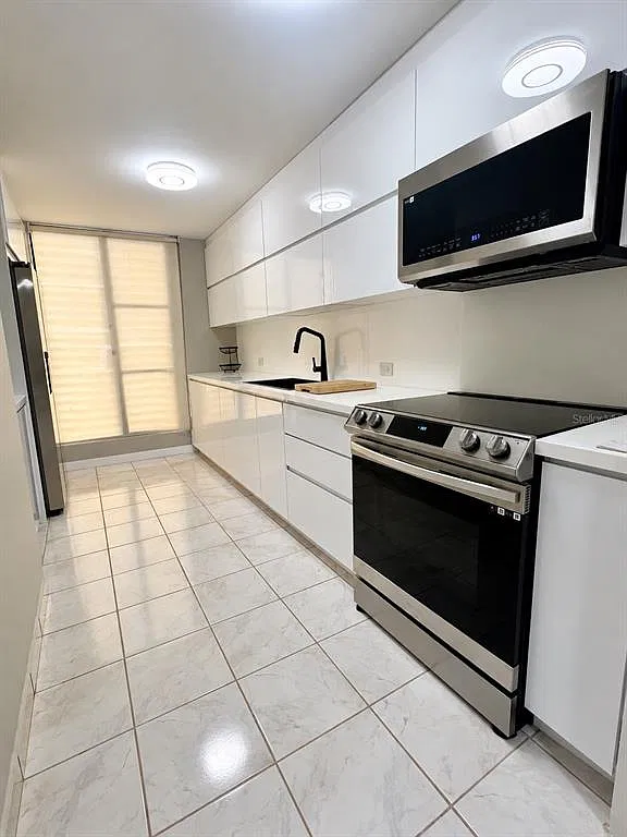 3 bed, 2.0 bath, 1267 sqft, $2,100 — Photo 4