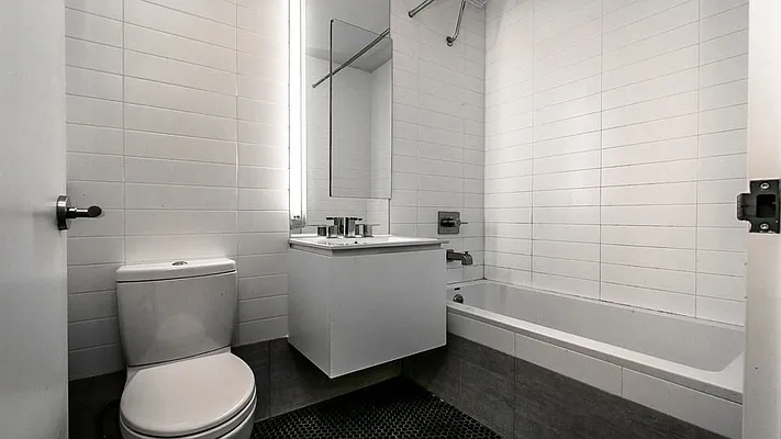 Rented by Nooklyn NYC LLC | media 102