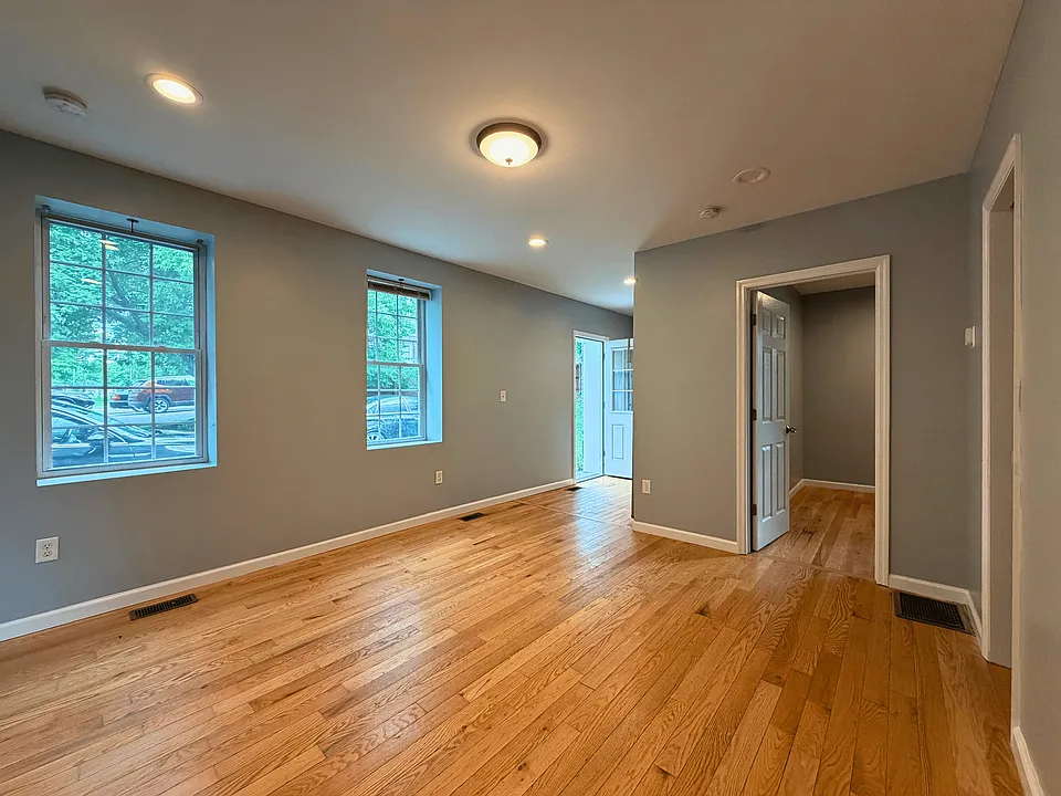 274 Walsh Ave #1