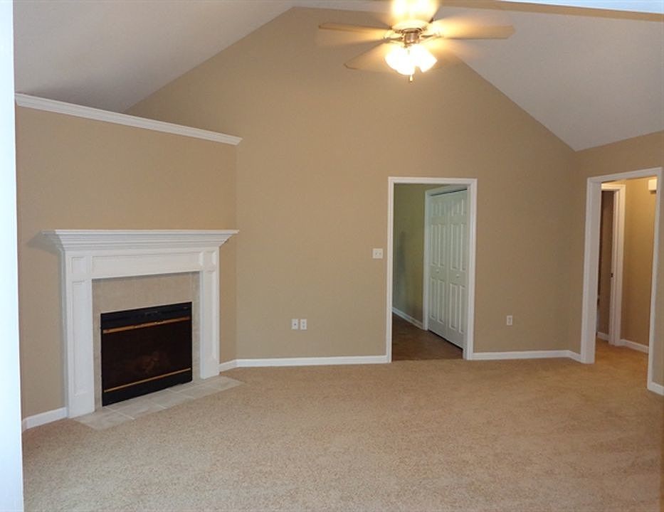 2nd image of 816 Michelle Ct #0
