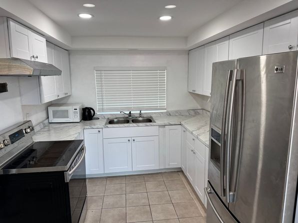 310 W Blue Heron Blvd APT 2